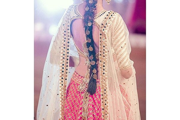 FAQs about wedding hairstyle for girls