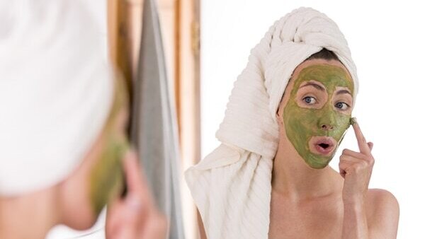 Green tea spray for skin