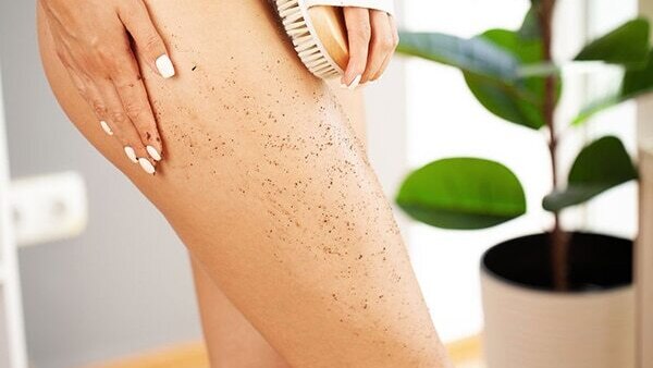 04. Moisturise your legs every single day