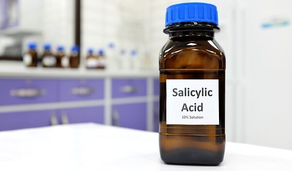 Here's How You Can Use Salicylic Acid For Your Acne