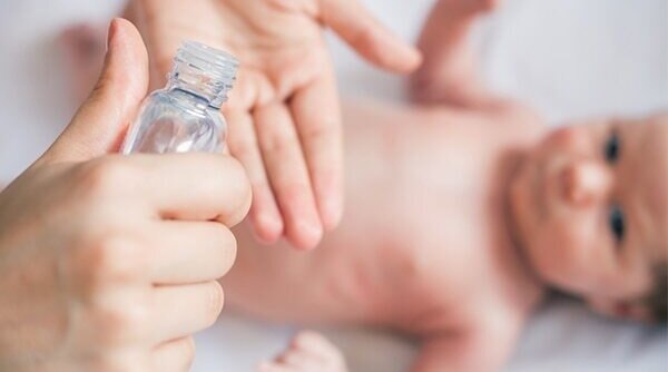 5 Beauty Hacks Using Baby Oil We Bet You Didn’t Know
