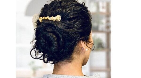 8. Floral tiara