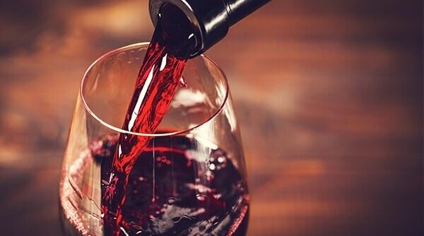 Struggling With Hair Problems? Red Wine Can Be Your Saviour...