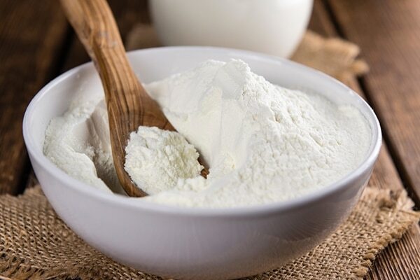 Lemon, turmeric and honey mask for glowing skin