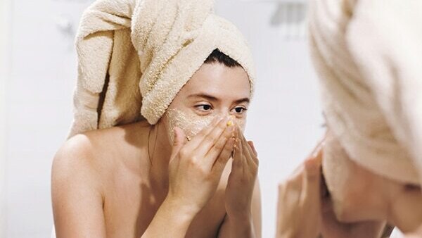 Treating smile lines at home
