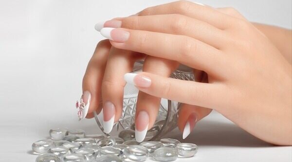 These Pocket-Friendly Hacks To Remove Acrylic Nails Will Make Sure Your Nails Are Always Well Manicured…