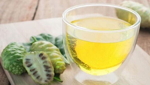 How does one consume noni juice?