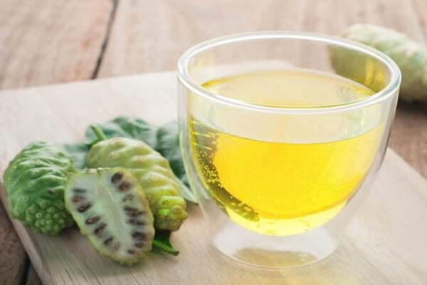 How does one consume noni juice?