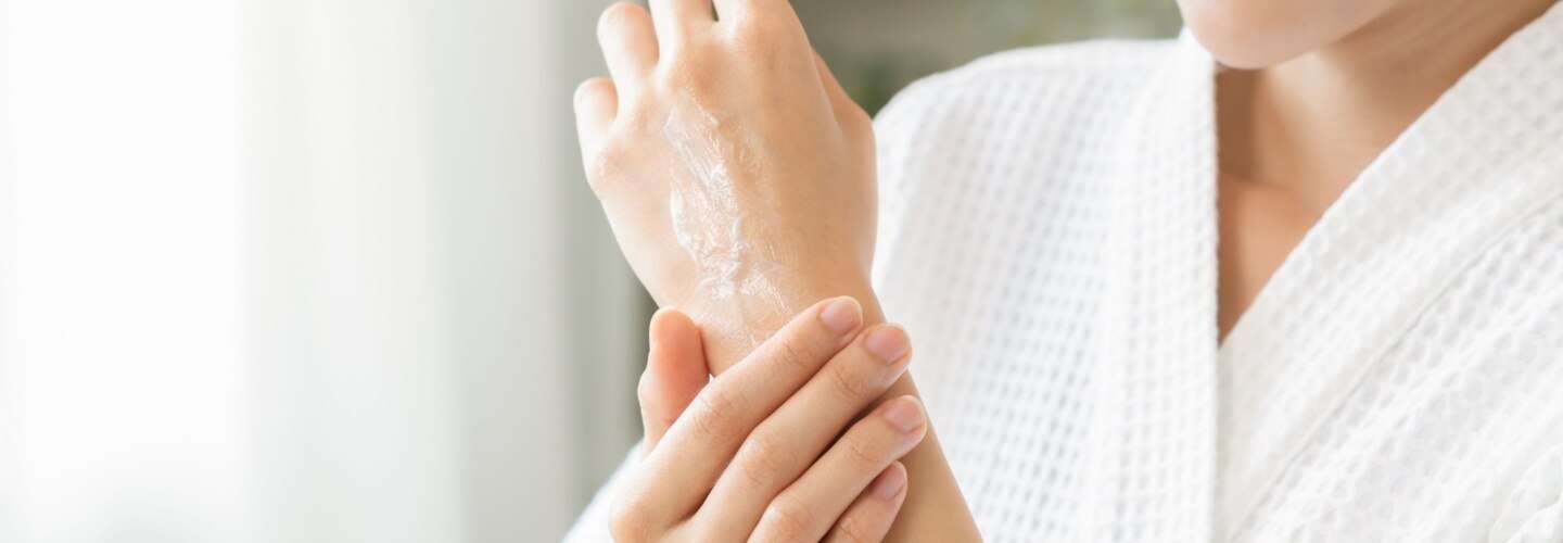 Body serumBody Serum dengan SPF untuk Perlindungan Kulit 