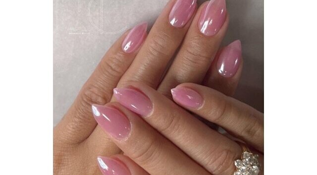 pink mani nails