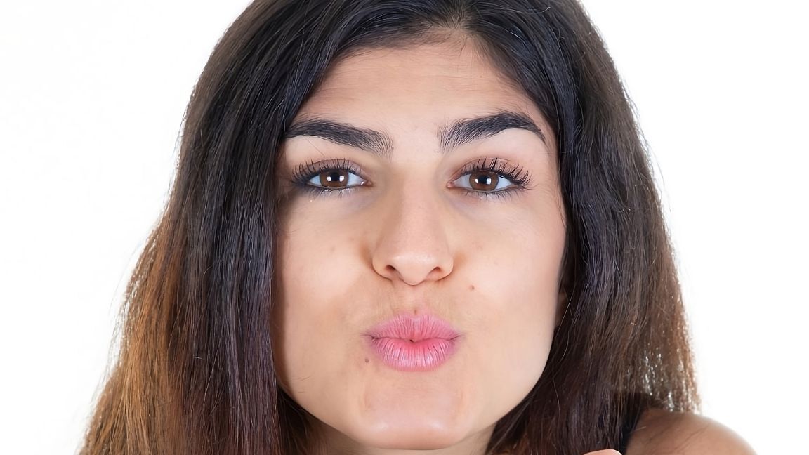 Want Naturally Pink Lips? Here's What You Need to Do