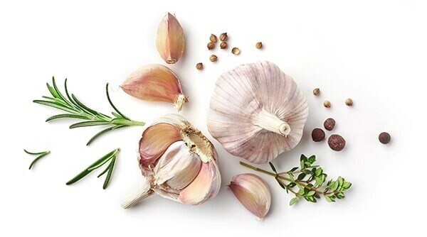 Hair Hero Alert! 3 Ways To Use Garlic For Long, Luscious Locks