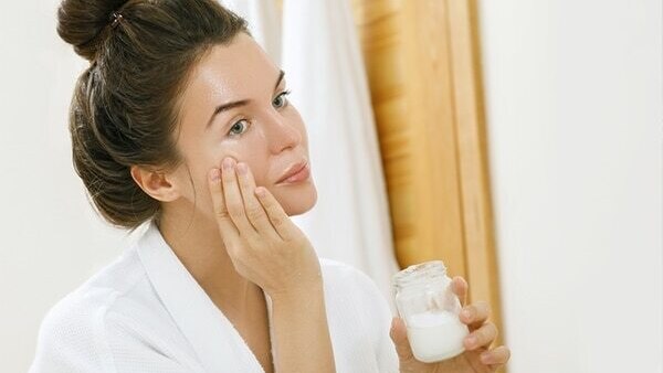 Coconut Oil Reduces facial wrinkles