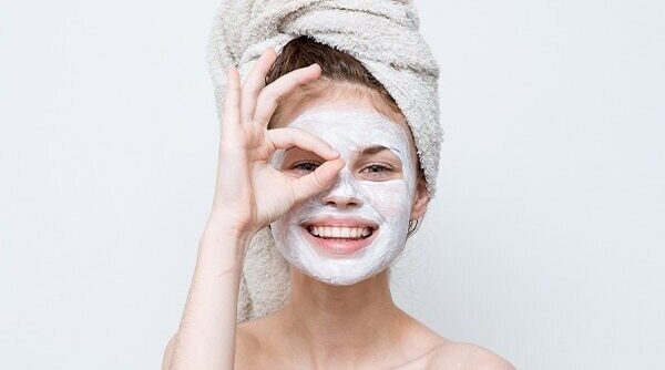 Detoxify Your Skin At Home With This 6-Step Face Clean Up!