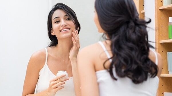 Face clean up finish with a moisturiser