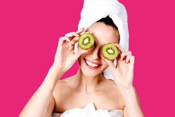 Kiwi fruit benefits for skin #7: Prevents premature ageing