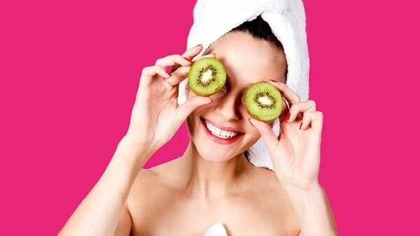 Kiwi fruit benefits for skin #7: Prevents premature ageing