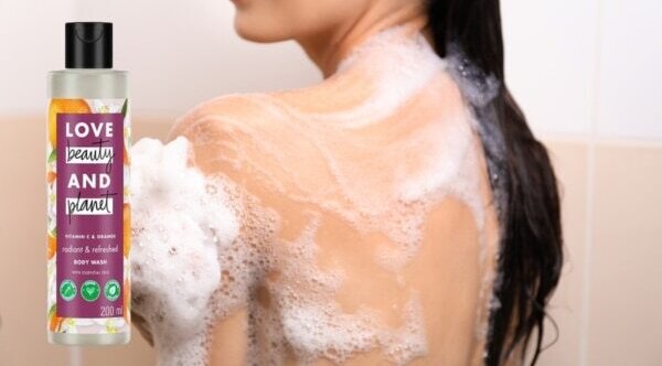 vitamin c and mandarin for glowing skin