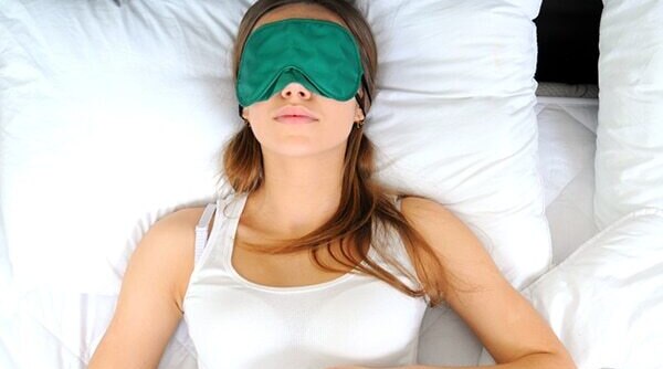 Eye Puffiness Got You Worried? Here’s The Solution