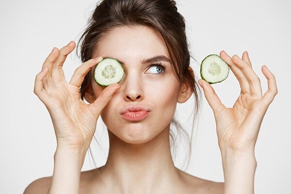 What is the proper diet when treating dark circles?
