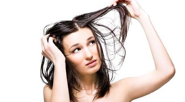 smelly hair causes