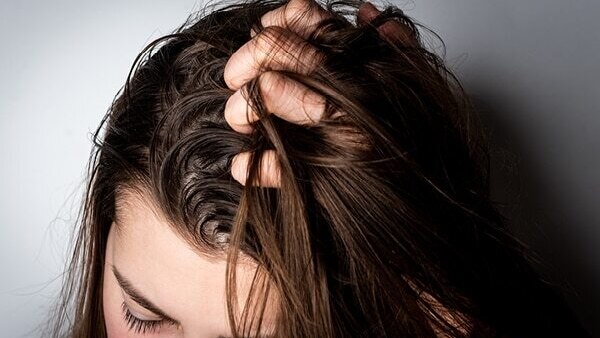 smelly hair causes