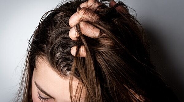 smelly hair causes