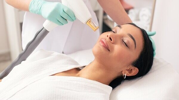 A Dermatologist’s Guide To The Benefits Of A Laser Facial Treatment (Skin Resurfacing)