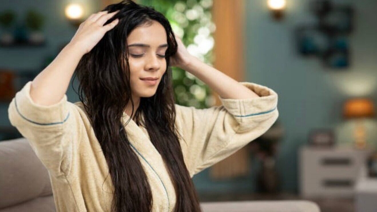 head massager woman oil