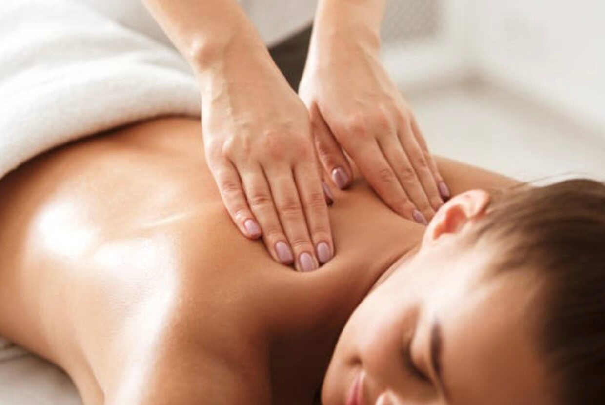head massager woman oil