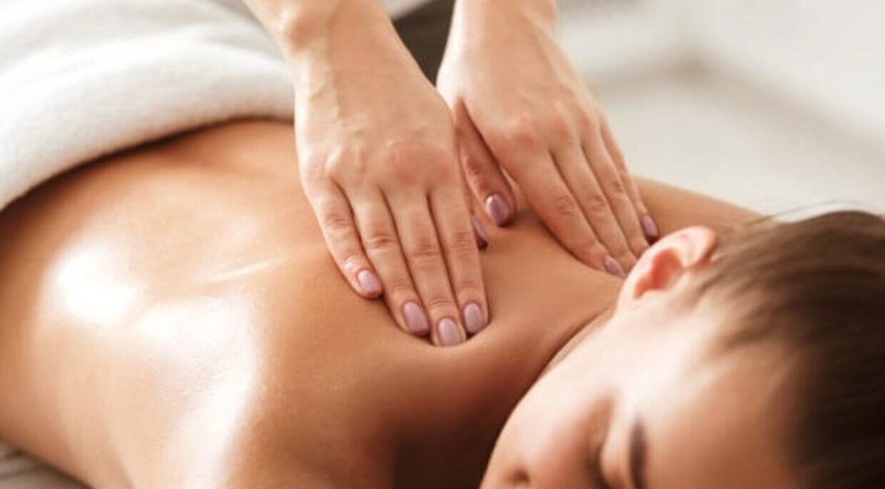 head massager woman oil