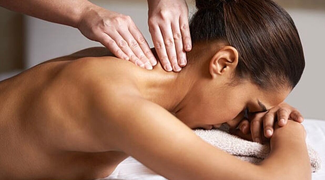 head massager woman oil