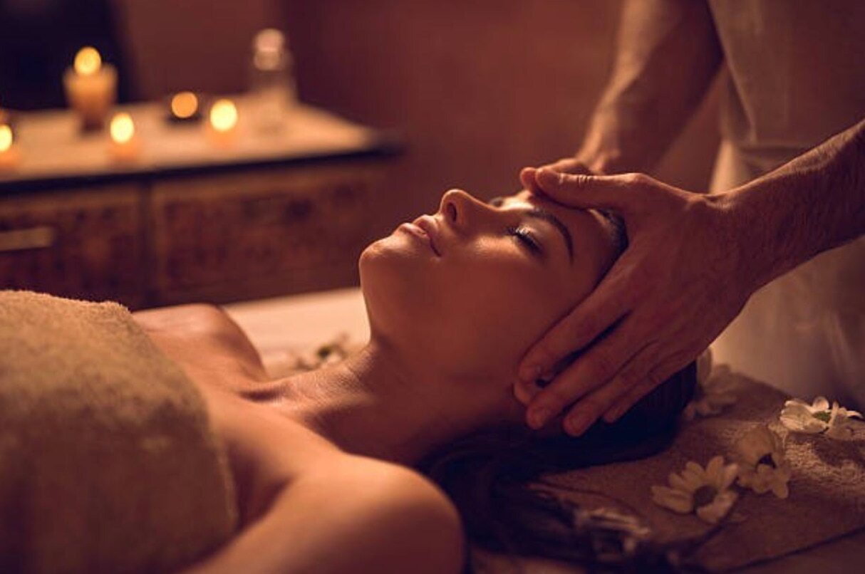 head massager woman oil