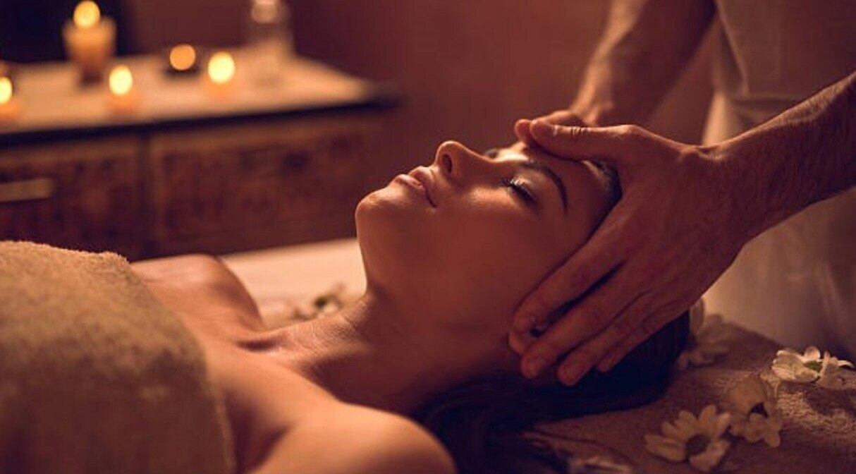 head massager woman oil