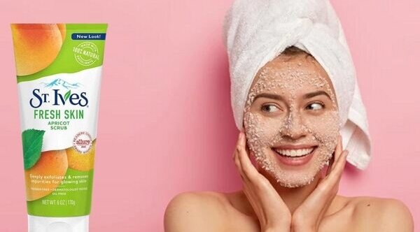 how to exfoliate woman face scrub