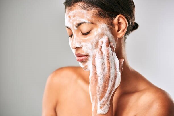 how to exfoliate woman face scrub