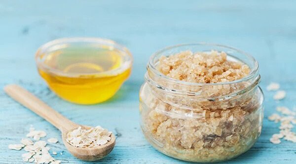 how to exfoliate woman face scrub