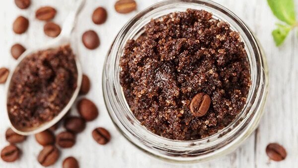 how to exfoliate woman face scrub