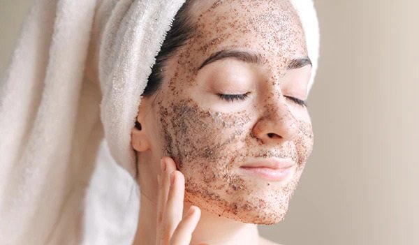 how to exfoliate woman face scrub