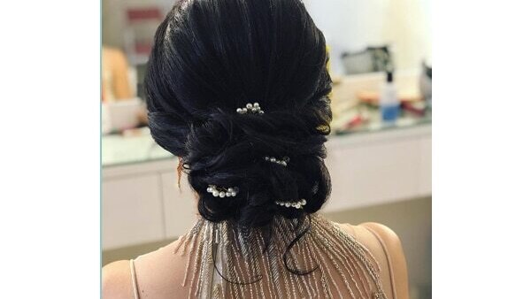 FAQs about engagement hairstyle