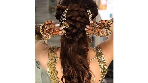FAQs about engagement hairstyle