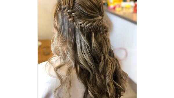 FAQs about engagement hairstyle