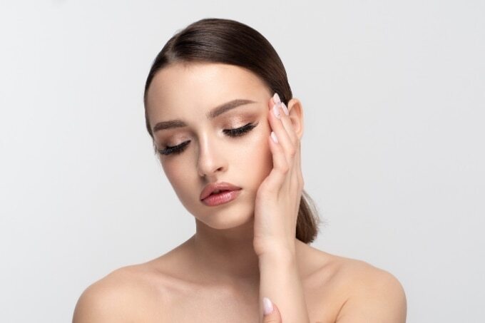 Makeup For Sensitive Skin: Try A Gentle And Effective Routine