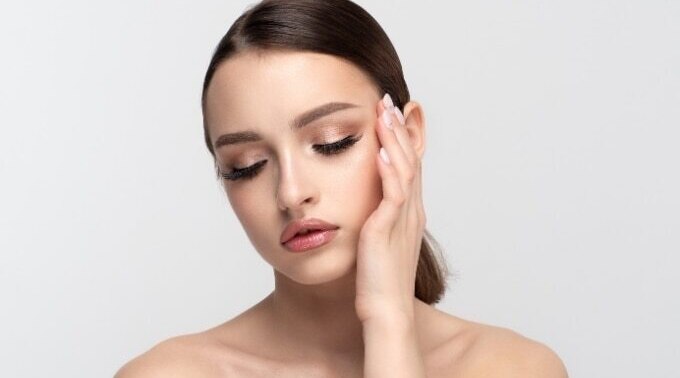Makeup For Sensitive Skin: Try A Gentle And Effective Routine