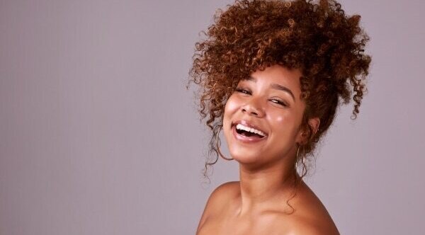 Top Tips on How to Style Curly Hair | Top 7