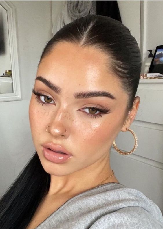 Flawless Natural Makeup Looks | 10 Top Trending Looks