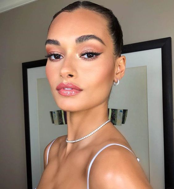 Flawless Natural Makeup Looks | 10 Top Trending Looks