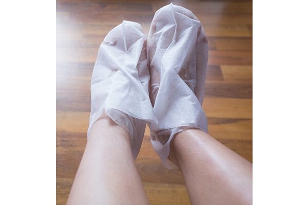 Dr. Niketa’s everyday tips to prevent dry feet and heal cracked heels