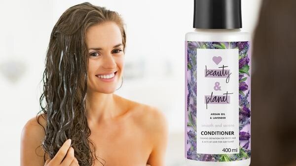 Frizzy Hair: Causes and How to Prevent