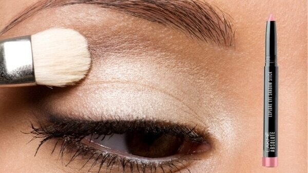 Top 6 Ways to Make Your Eyes Look Bigger with Makeup